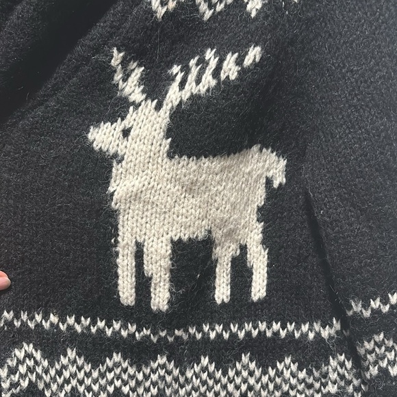 THE GREAT reindeer lodge cardigan sweater - Picture 5 of 9